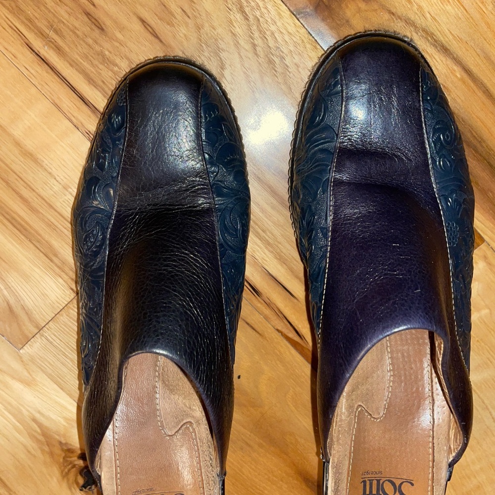 Sofft Women's Dark Embossed Mules - Picture 2 of 5